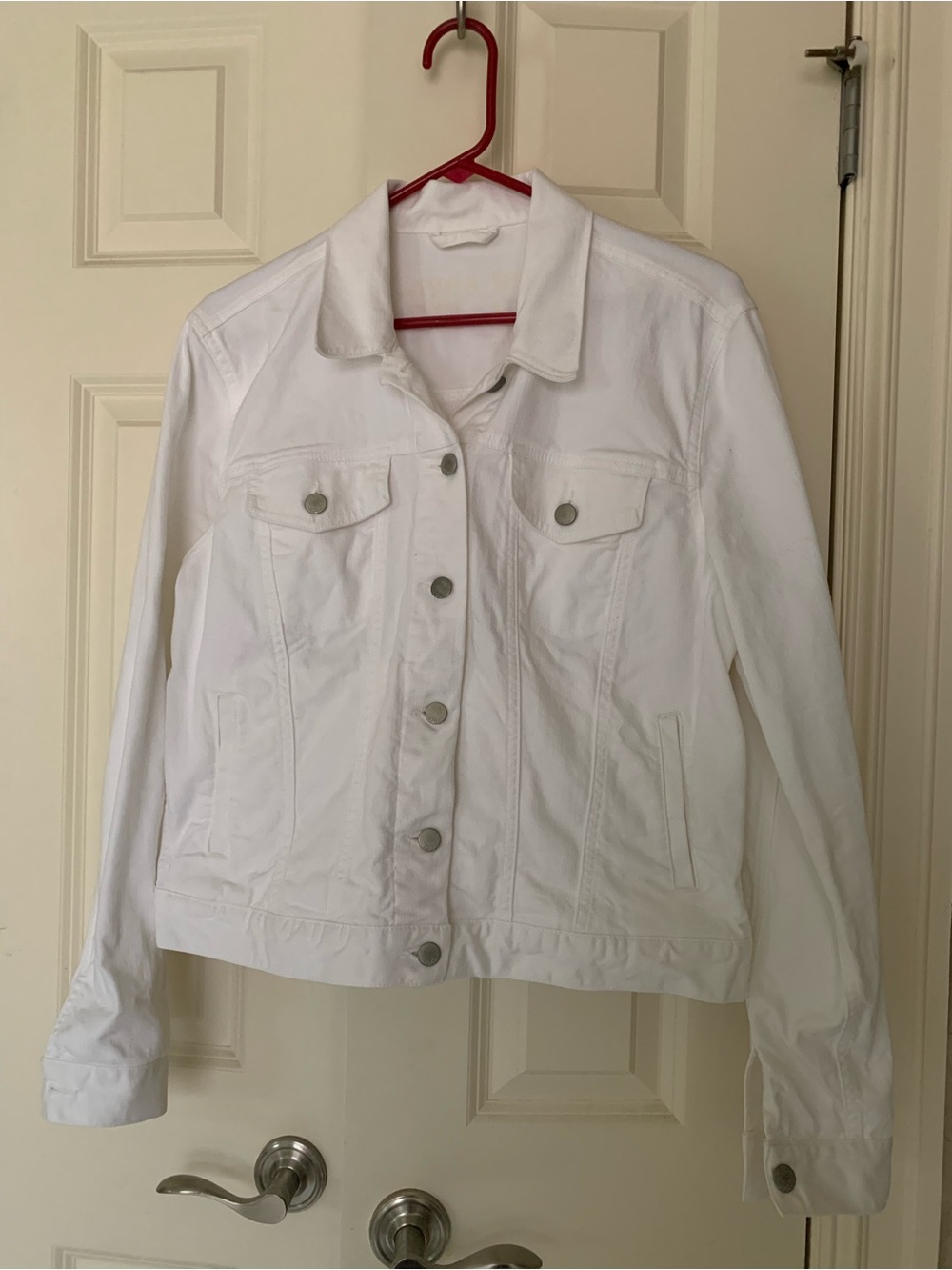 GAP women’s white denim jacket size L